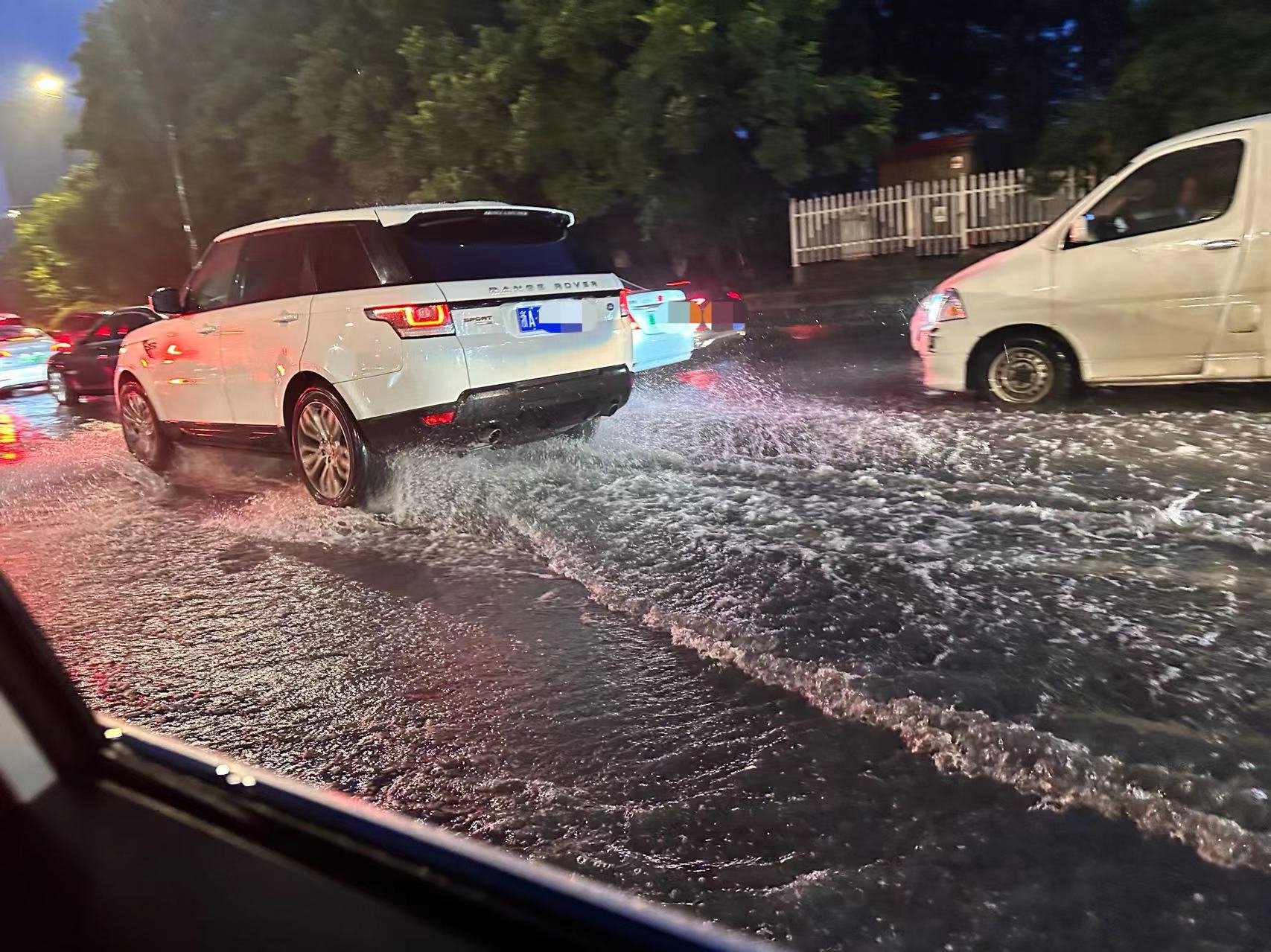 杭州市气象台22时解除暴雨黄色预警信号 市区交通已经恢复 手机新蓝网