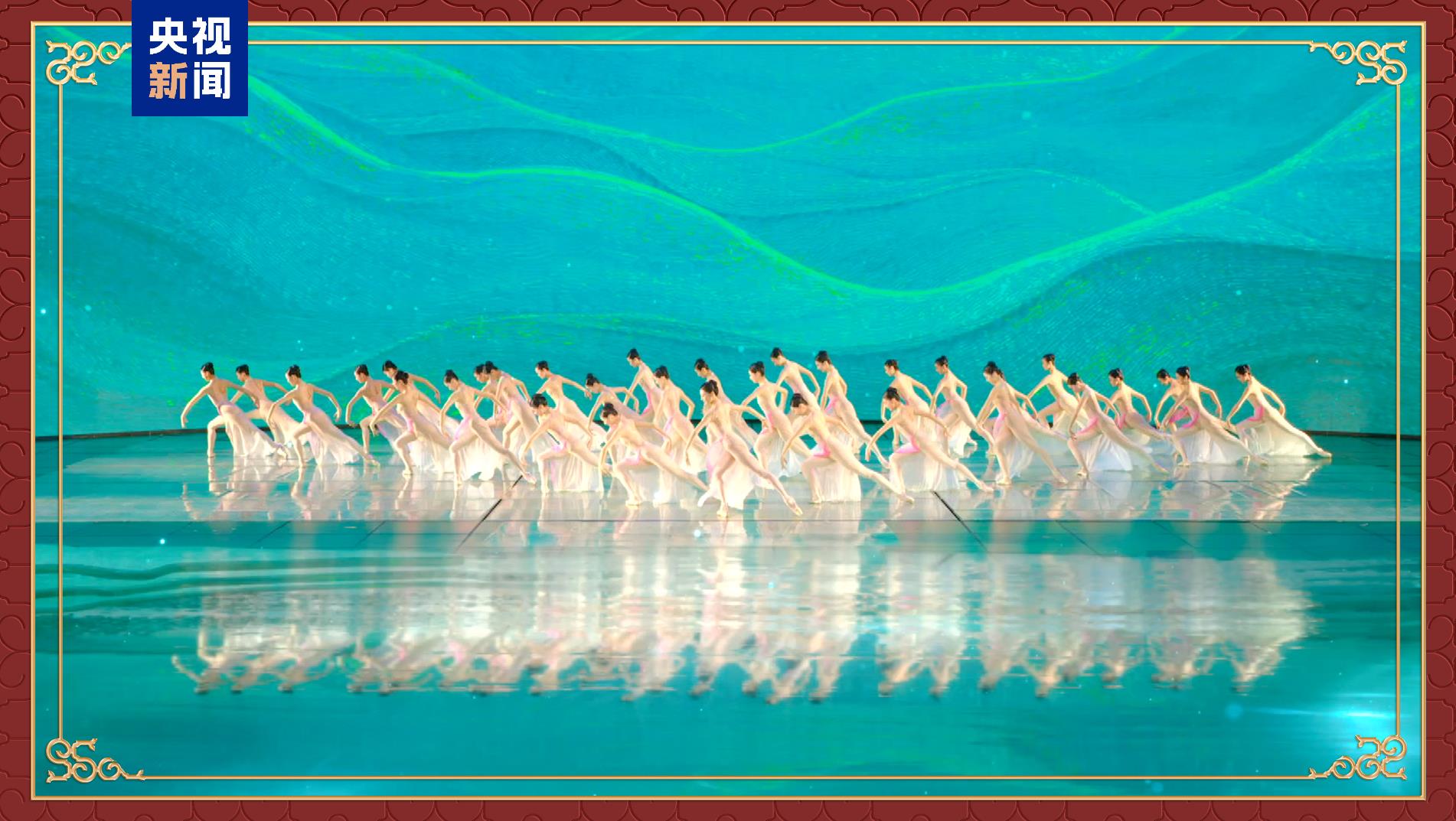 2025 春節联歡晚会~専用ページ3（1P周也さんです) i周迅 | Numéro China | SPRING SUMMER 25 ISSUE #ZhouXun