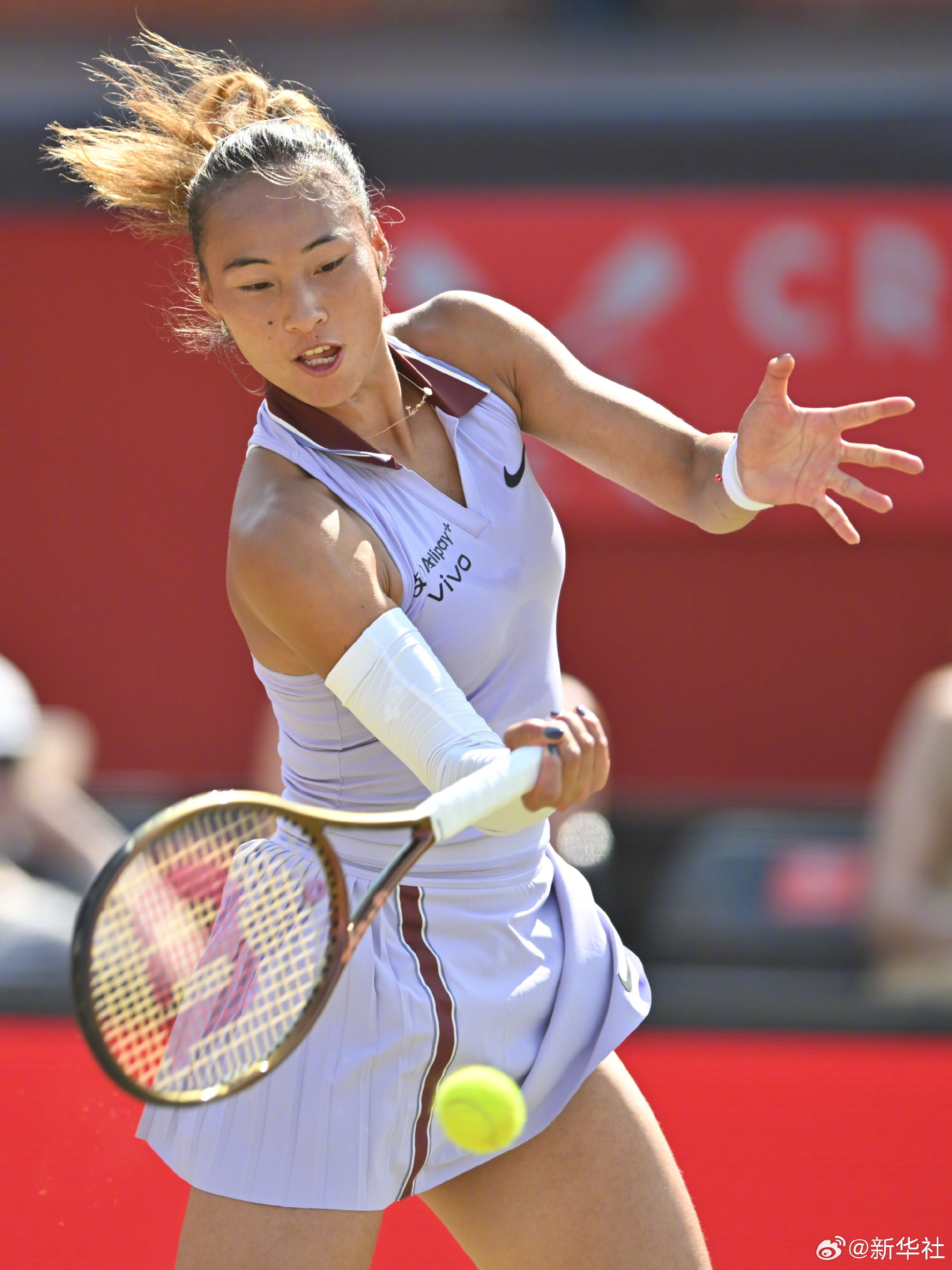 郑钦文世界排名升至第四创新高--新蓝网