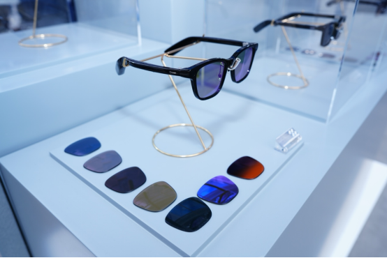 中国蓝观察抢占风口！AI眼镜挤上智能穿戴赛道C位(图3)