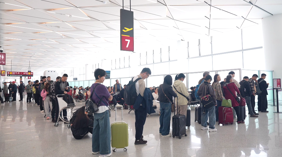 春日账本丨多地春假“带飞”清明节 亲子家庭成出游主力(图9)