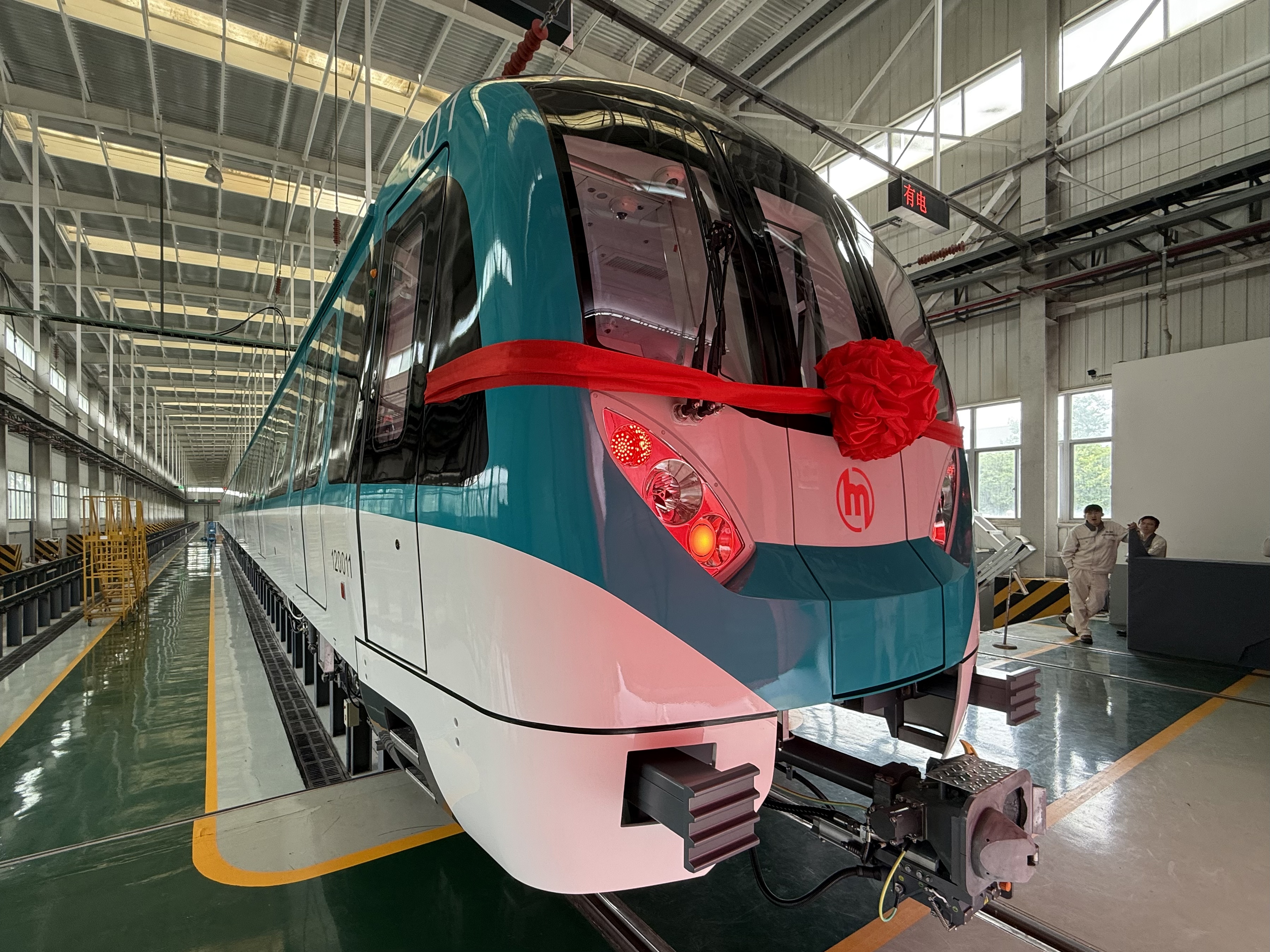 配备USB、Type-c充电口杭州地铁首列全自动运行列车来了(图1)