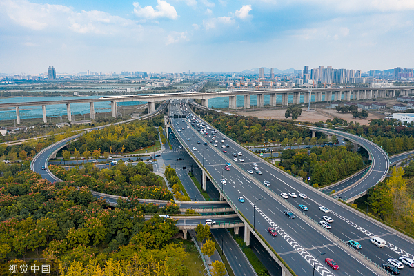 高速出行要提前關注路況信息,杭州高速交警將及時通過