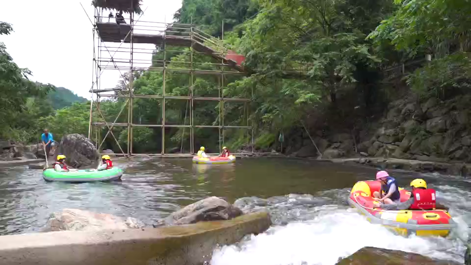 清凉buff加满!漂流溯溪成"夏日顶流" 浙江乡村"凉资源"变身"热经济"
