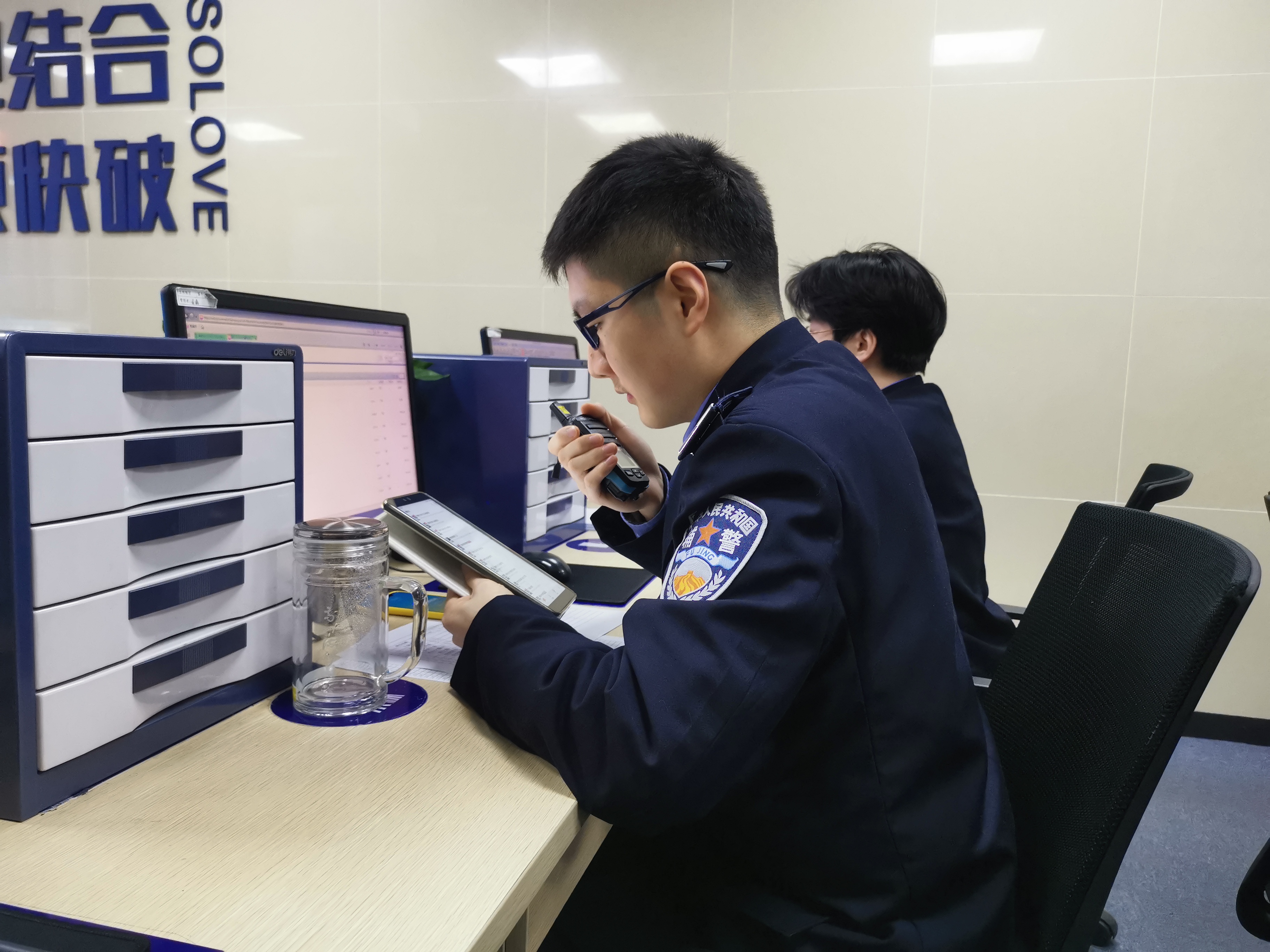 新春走基层丨我是小跟班蹲点四季青派出所给在线责任防点个赞