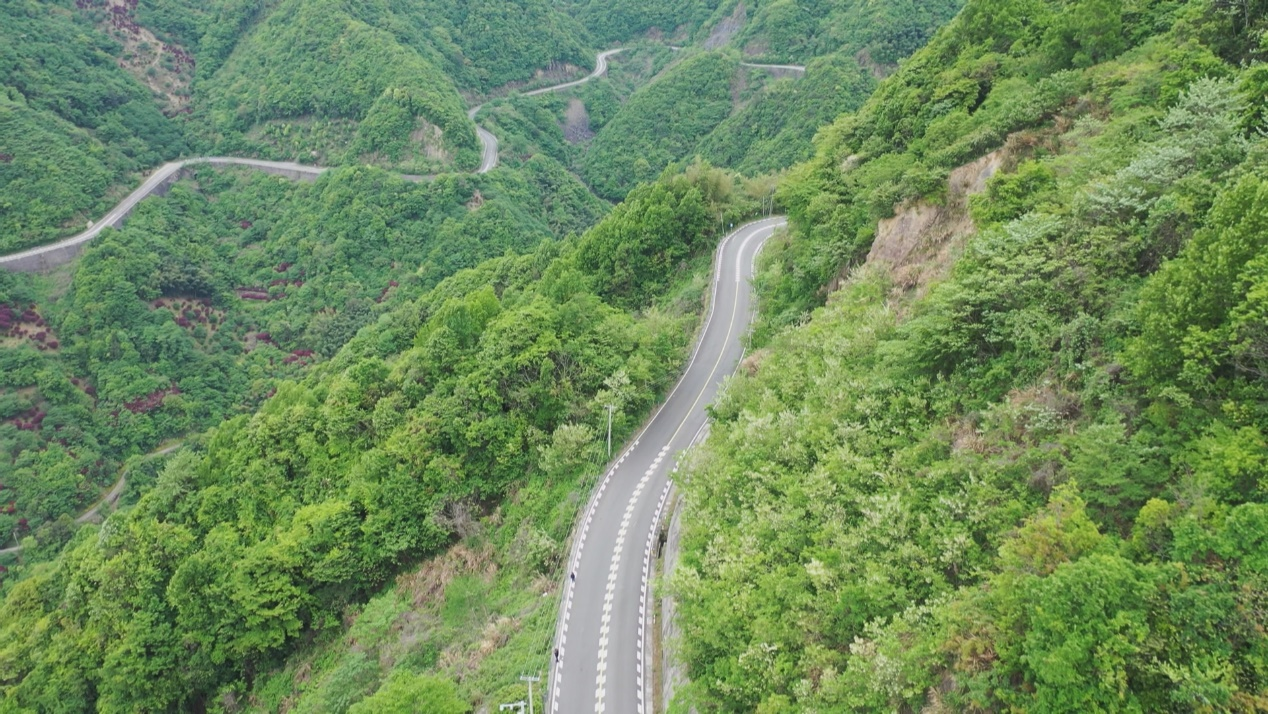 山区公路效果图图片